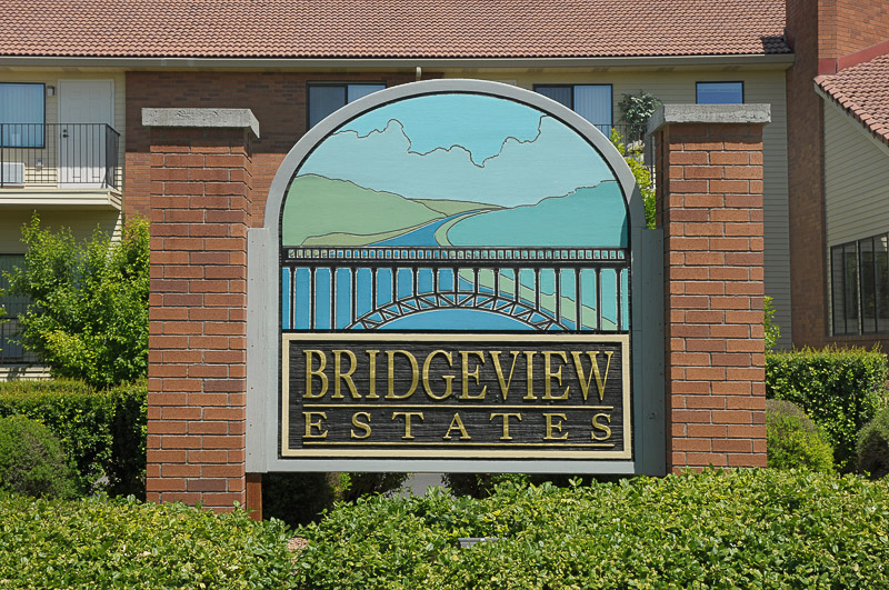 Bridgeview Estates Entrance Sign